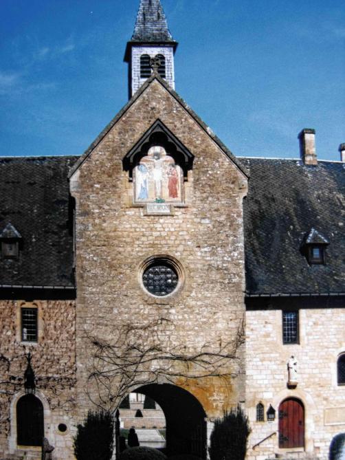 L'hôtellerie abrite le Puits d'Amour, unique au monde.