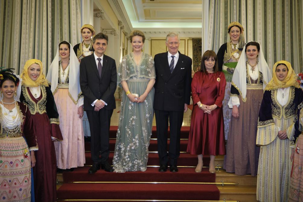 Photo officielle avant le dîner d’État avec la présidente et son conjoint.