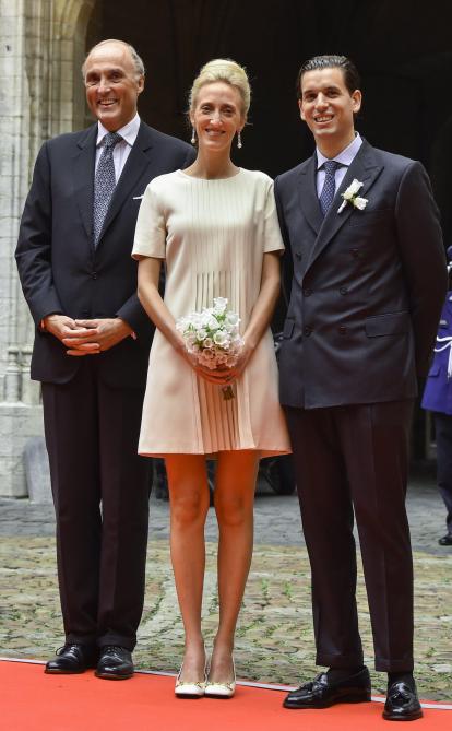 Le prince Lorenz a escorté sa fille Laura jusqu’à son futur époux, William Isvy.