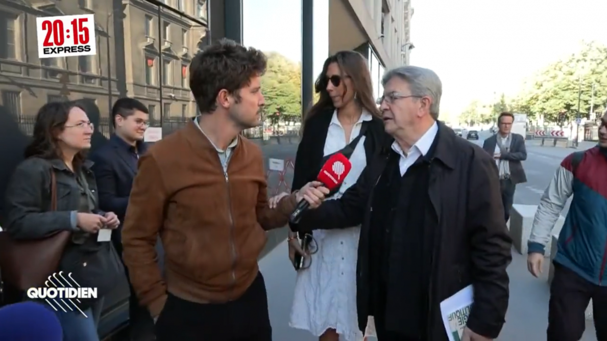 le-geste-d-plac-de-jean-luc-m-lenchon-un-journaliste-de-quotidien
