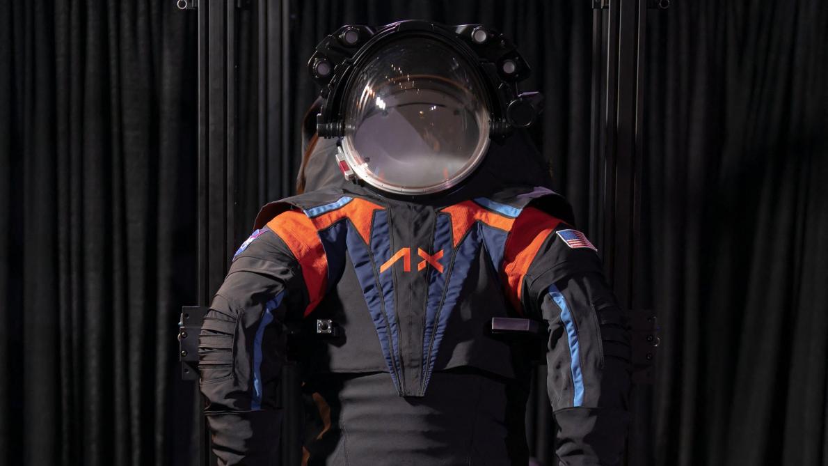 Thomas Pesquet è un fan del costume di nuova generazione per andare sulla luna (foto e video)
