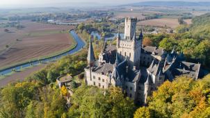 Le château de Marienburg, à 20 km au sud de Hanovre, propriété historique de la Maison de Hanovre, est un haut lieu du tourisme en Allemagne, partiellement ouvert à la visite en tant que musée. - Isopix