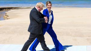 La Reine Elizabeth parmi les leaders du G7, le Premier ministre Boris Johnson sur la plage pour son jogging ou aux côtés de son épouse Carrie: une démonstration du «soft power britannique» post-Brexit.
