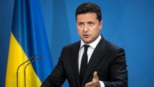 «Je ne peux pas admettre qu’on ne propose pas un plan d’action pour l’adhésion à l’Otan de l’Ukraine. Plus on attend, plus il y a des pays qui hésitent sur cette question», déplore Volodymyr Zelensky.