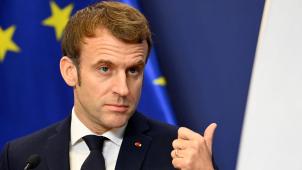 Sans encore se déclarer formellement candidat, Emmanuel Macron ne veut pas laisser passer le train de la campagne avant les fêtes de fin d’année.