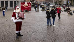 Le Père Noel était bien seul ce dimanche à Amsterdam...