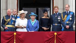 Sur ce cliché, toute la famille royale britannique paraît heureuse... Les apparences sont parfois trompeuses!