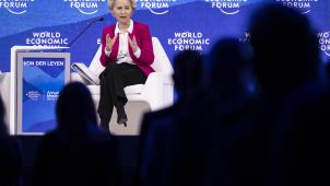 La présidente de la Commission européenne Ursula von der Leyen a lancé la charge contre Poutine au Forum économique mondial de Davos, en Suisse.