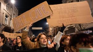 Des manifestations avaient éclaté en octobre dernier, suite à de multiples témoignages de victimes de violences sexuelles dans deux bars du quartier du Cimetière d’Ixelles.