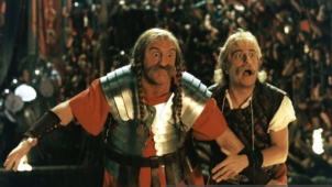 Gérard Depardieu et Christian Clavier dans les rôles cultes d’Obélix et Astérix, en 1999.
