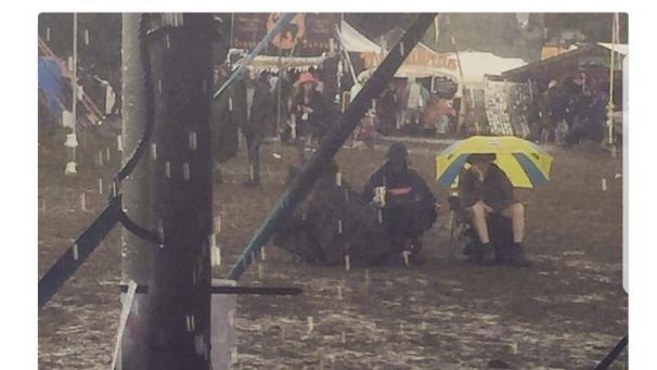 Glastonbury 2016 - Angleterre<UN>: les stars et les festivaliers pataugent dans la boue suite à de fortes pluies. ©DR