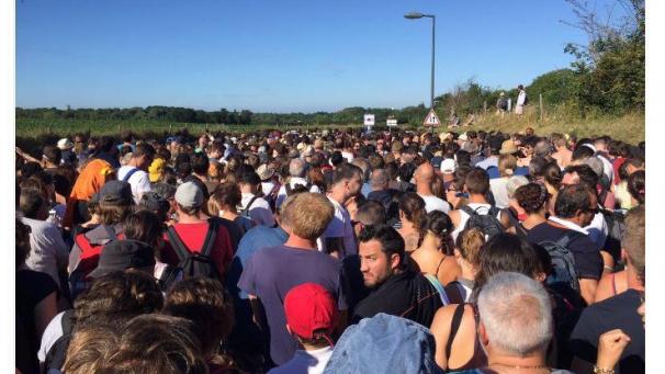 Festival Beauregard 2017 - France
: les festivaliers ont dû s’armer de patiente dans une file d’attente de plusieurs heures. ©Twitter