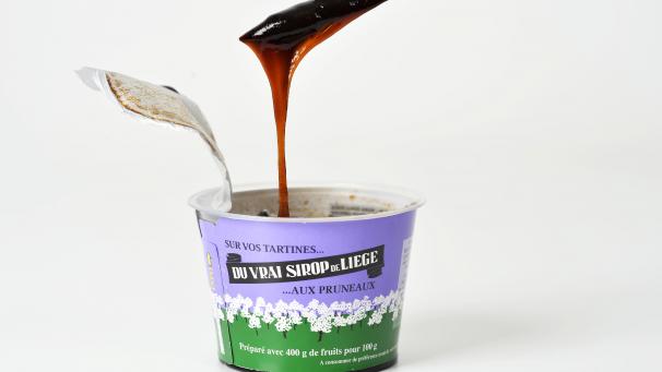 Sirop de Liège : Sorte de de mélasse issue de la cuisson et de la réduction de jus de pommes et/ou de poires, le Sirop de Liège s’utilise tant simplement comme pâte à tartiner ou dans des plats mijotés comme les boulets à la liégeoise.