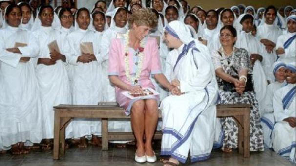 Février 1992
: Diana recontre Mère Theresa. ©Isopix