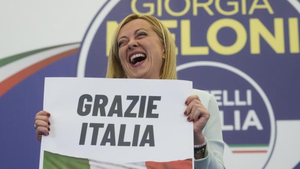 Giorgia Meloni devrait devenir à 45 ans, la première dirigeante postfasciste d’un pays fondateur de l’Europe. Ce serait le premier gouvernement du pays dirigé par l