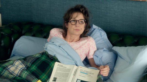 Après avoir perdu mari et boulot, Marie-Francine (V. Lemercier) doit retourner vivre chez ses parents.