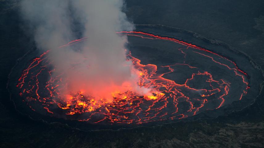 Le Nyiragongo est un stratovolcan situé en République démocratique du Congo. C’est l’un des plus dangereux volcans d’Afrique avec une éruption en 1977 causant la mort de milliers de personnes et plus récemment en 2002 détruisant le centre-ville de Goma. ©Belga