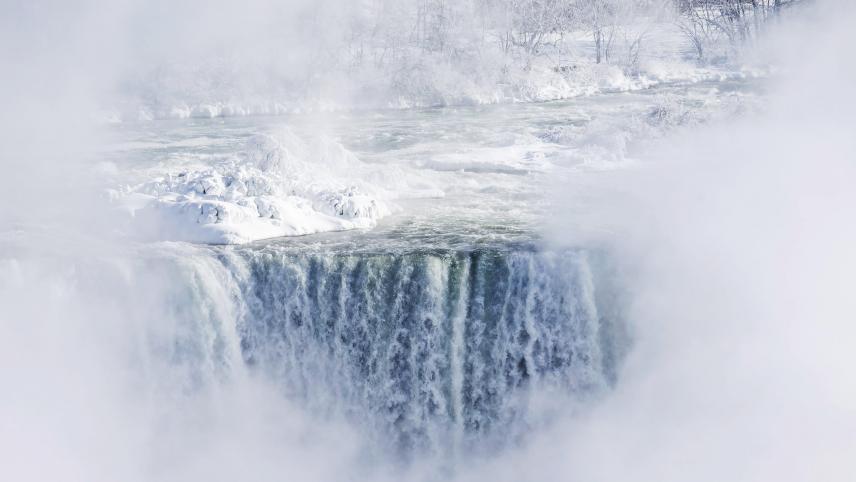 A la frontière entre le Canada et les Etats-Unis, les chutes du Niagara sont actuellement gelées. Isopix