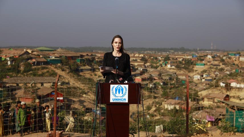 Depuis le camp de réfugiés de Cox’s bazar, Angelina Jolie s’exprime sur le sort de Rohingyas.