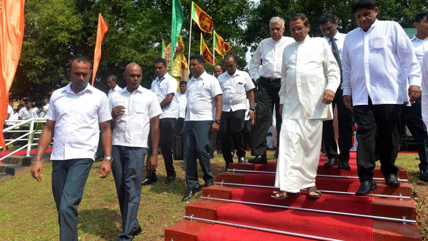 Le président du Skri-Lanka Maithripala Sirisena et le premier ministre Ranil Wickremesinghe se sont rendus à la cérémonie du 26ème anniversaire de l’assassinat du président du Sri Lanka de l’époque, Ranasinghe Premadasa, à Colombo.