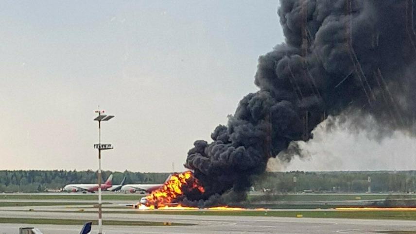Ce dimanche 5 mai, un avion s’est transformé en brasier à l’aéroport de Sheremetyevo, près de Moscou.