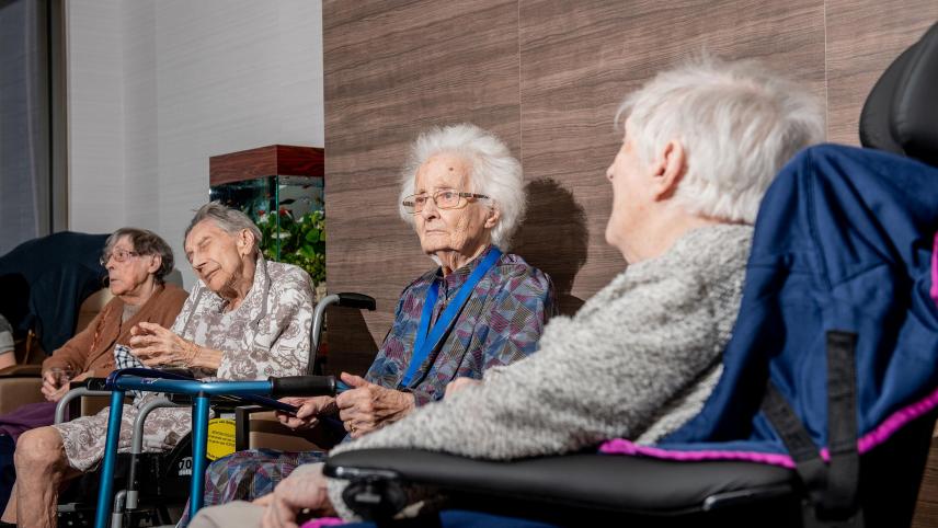 De g. à dr.
: Marie-Louise Sémail (101 ans), Gabrielle Mélard (110), Veronica Leysdesdorff (104) et Flora Deramaix (102).