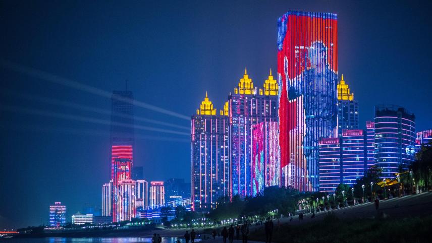 Un jeu de lumières à Wuhan pour remercier l’aide des autres provinces pendant la crise du Covid-19.