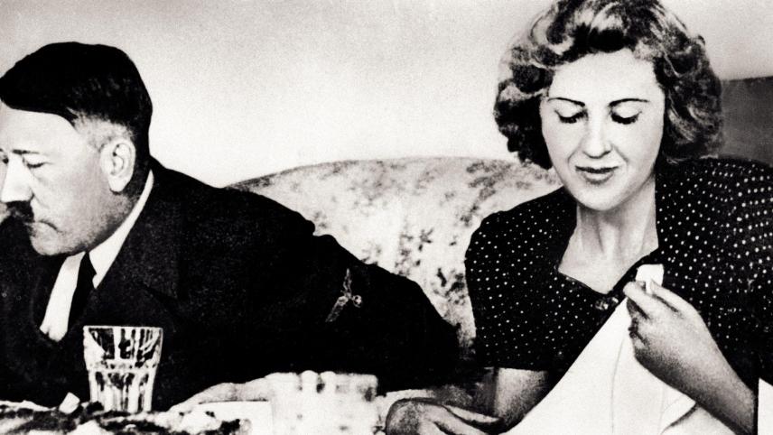 Quelques heures avant leur suicide, Hitler a épousé civilement Eva Braun, sa maîtresse depuis 13 ans.