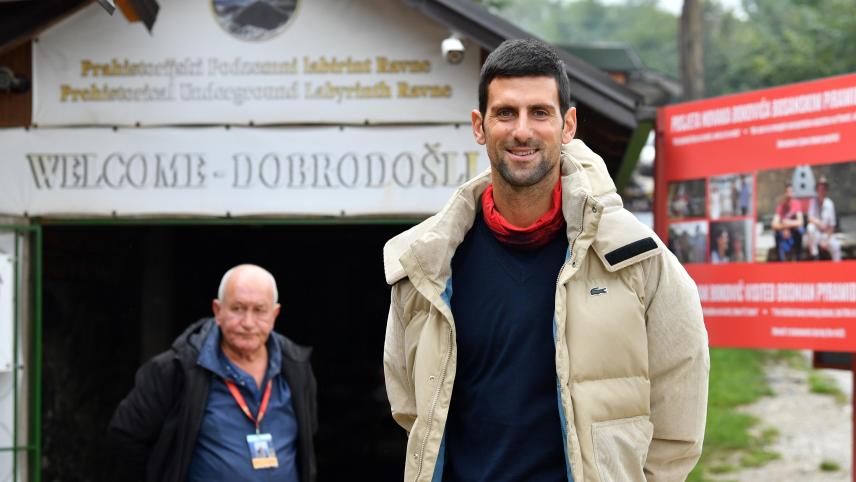 Novak Djokovic, à l’entrée de la fameuse «pyramide» aux énergies mystérieuses.