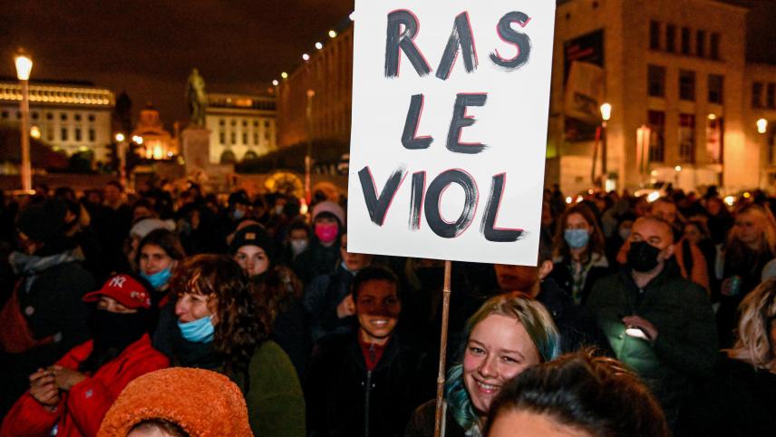 À Bruxelles, les femmes ont manifesté le 12 novembre dernier pour dénoncer les violences sexuelles dans la capitale et ailleurs.