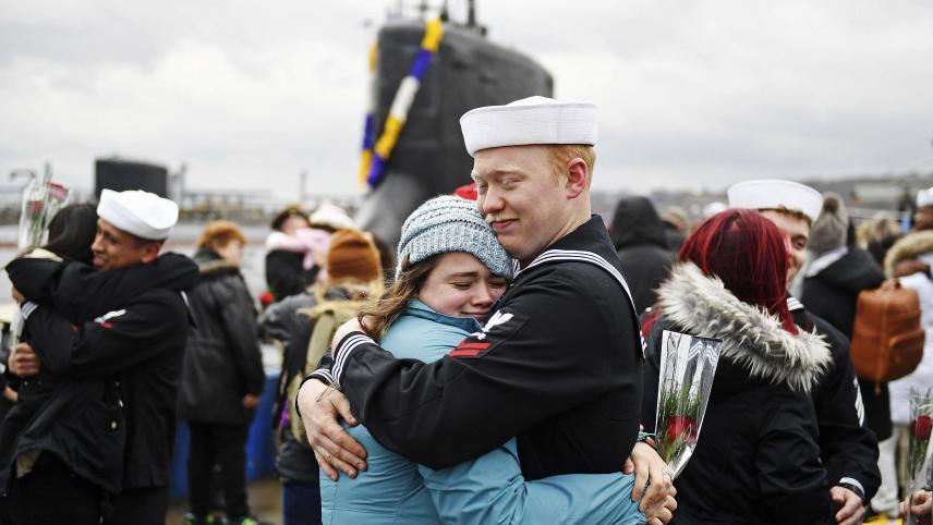 Des marines reviennent à la base marine de Groton aux États-Unis après une mission de sept mois.