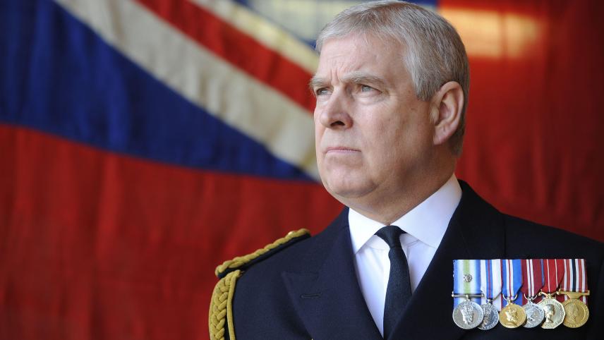 Le prince Andrew peut ranger ses médailles, il est privé de ses titres militaires. Le communiqué de Buckingham est sans appel.
