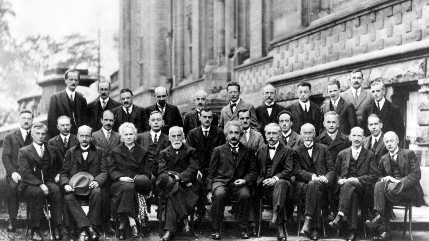 Les participants au 5 e  Congrès Solvay, en 1927.
