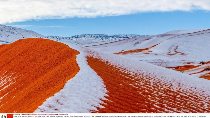 La neige est tombée pour la seconde fois en quarante ans dans le désert du Sahara. Actuellement, environ 40 centimètres de poudreuses recouvrent le sable du désert le plus chaud du monde. Un spectacle merveilleux !