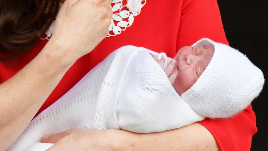 Pour l’heure on ne connaît que le sexe du bébé - it’s a boy - et son poids
: 3,8kg. Il est né à 11h01 (10h01 GMT) ce lundi 23 avril.