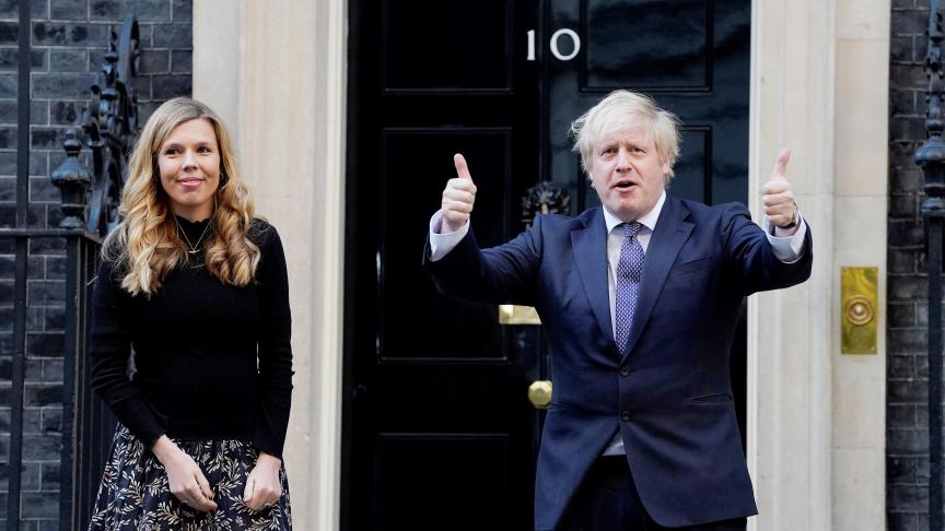Au côté du Premier ministre britannique Boris Johnson, sa fiancée Carrie. Elle serait l’une des plus influentes compagnes d’un «locataire» du 10 Downing Street dans toute son histoire.