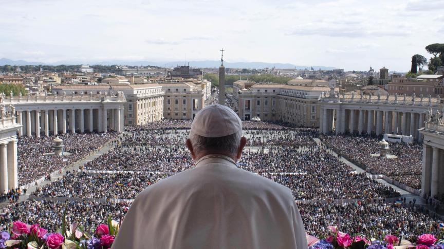 Le pape François livre son discours pour les célébrations de Pâques, invitant à la paix et la fin du conflit en Ukraine.
