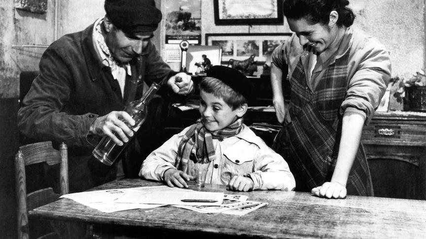 Comme illustré dans «La guerre des boutons» d’Yves Robert, il était courant pour des parents de donner de l’alcool aux enfants avant 1956.