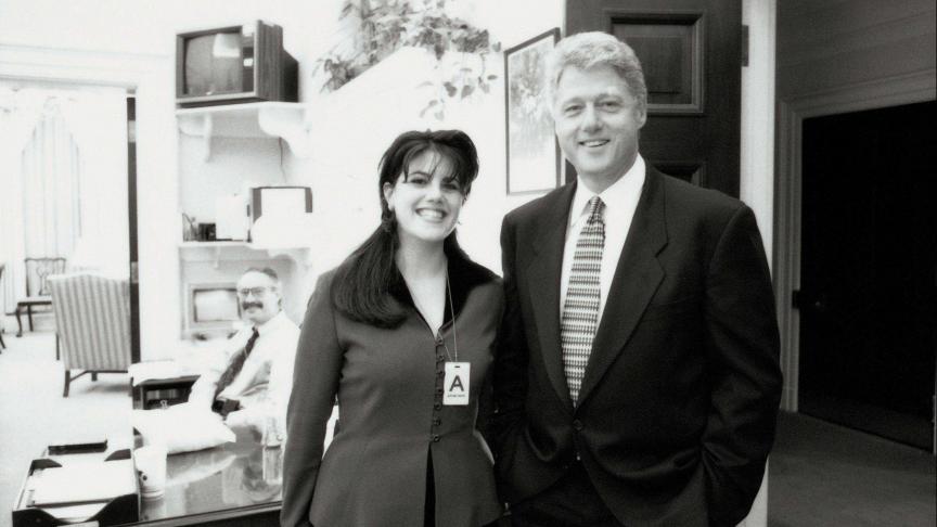 Un stage effectué à la Maison-Blanche par Monica Lewinsky a déclenché toute l’affaire.