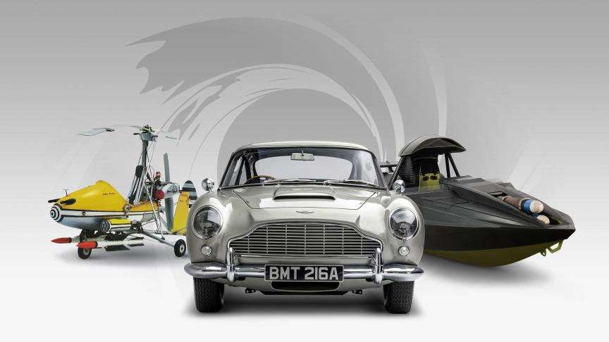 L’Aston Martin DB5, le Q-Boat et l’hélicoptère Little Nellie sont les stars de l’expo.