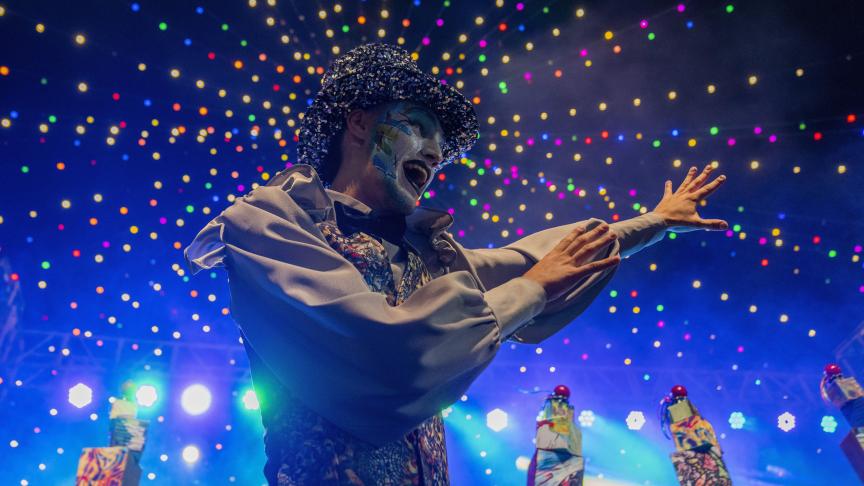 Un groupe «murga» se produit lors du défilé inaugural du carnaval à Montevideo, en Uruguay.