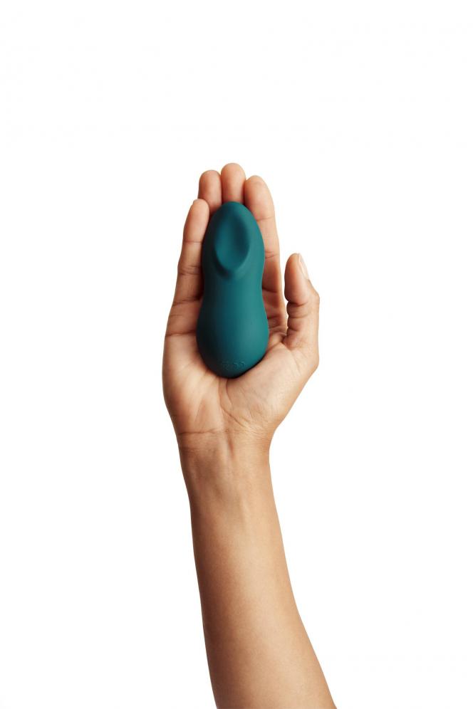 We-Vibe_Touch X_Green Velvet_with hand_2
